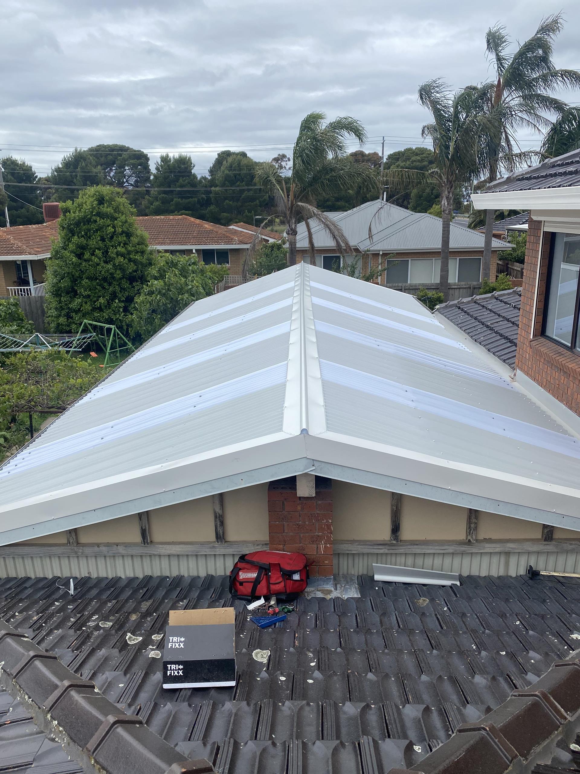 How much it cost to replace a home roof in Melbourne?